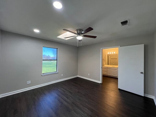 Building Photo - Homes for Rent in Rhome TX