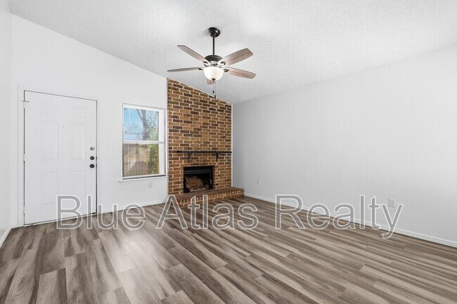 Building Photo - 2747 Countryside Ln