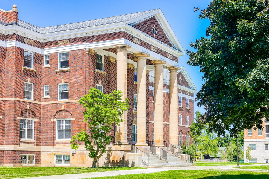 Building Photo - Abigail Senior