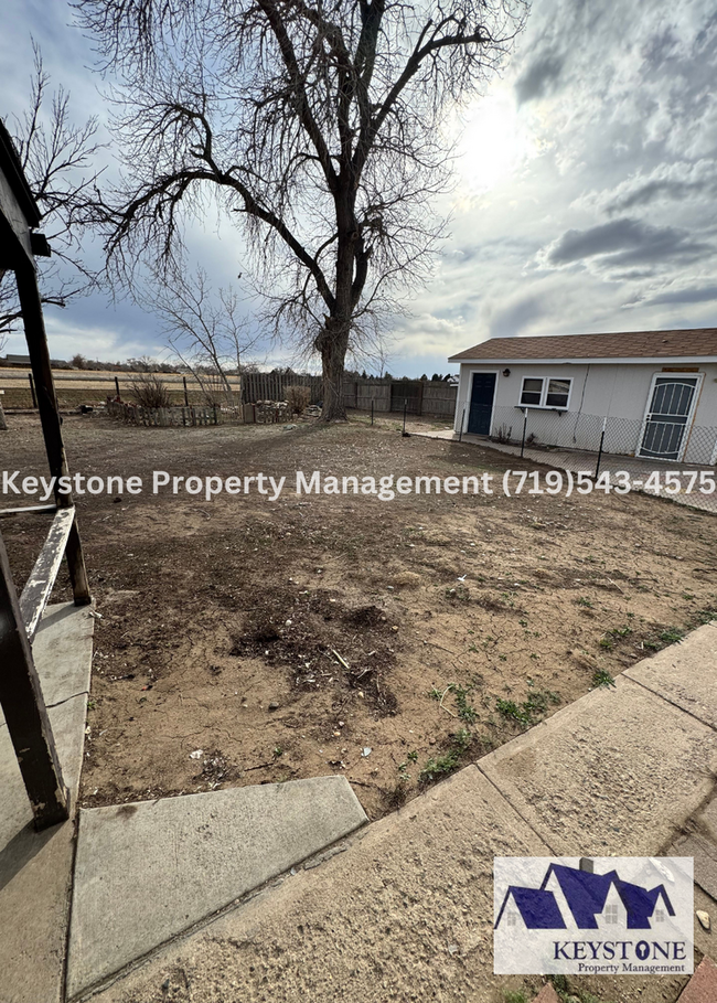 Building Photo - Country Living in a Newly Remodeled Home 3...