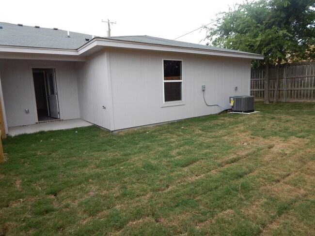 Building Photo - 1415 Shoshoni Trail
