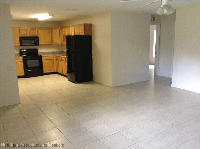 Building Photo - 214 Pigeon Ave