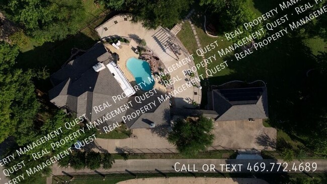 Building Photo - 2522 Waterstone Dr