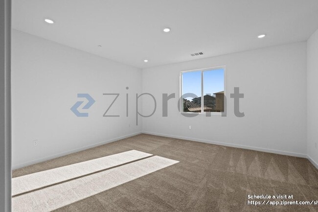 Building Photo - 1710 Halo Ave