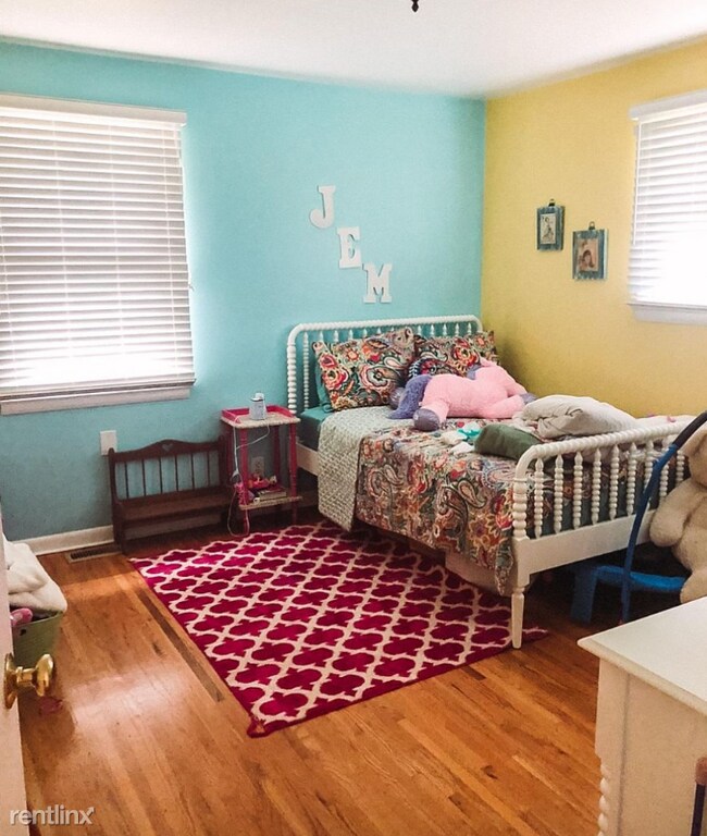 Building Photo - 3 br, 1 bath House - 4805 Merrill Lane