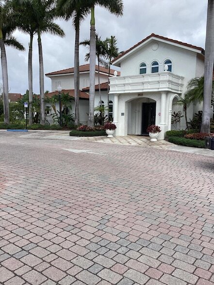 Building Photo - 116 Villa Cir