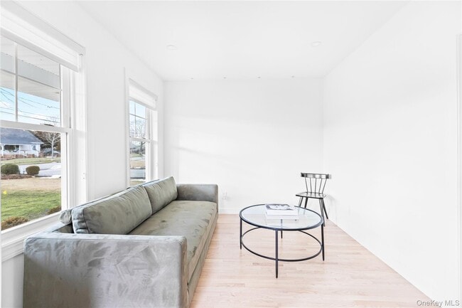 Building Photo - 21 N Howells Point Rd