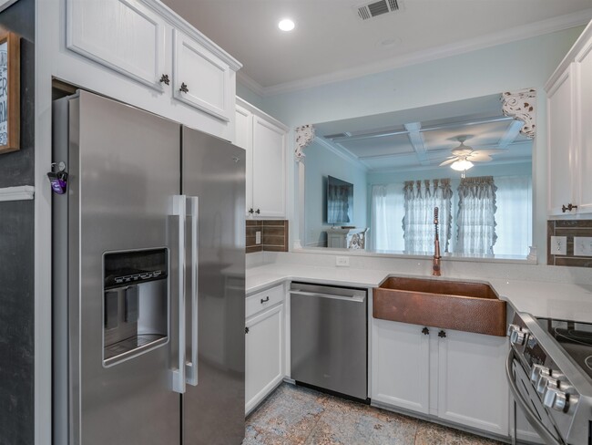 Building Photo - 207 English Ivy Dr