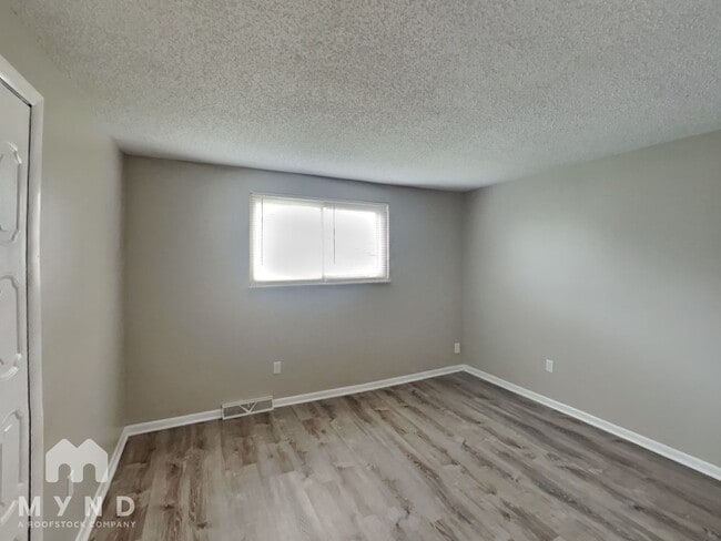 Building Photo - 6659 Rosetree Dr