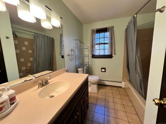 Building Photo - 12 Hilltop Dr