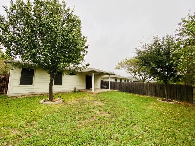 Building Photo - 3811 Julianas Way