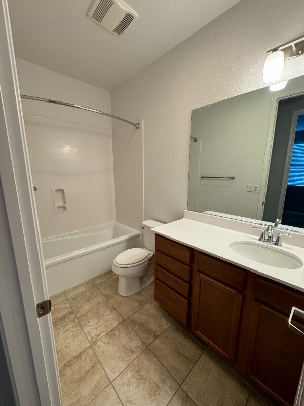 Building Photo - 3949 Portola Cmn