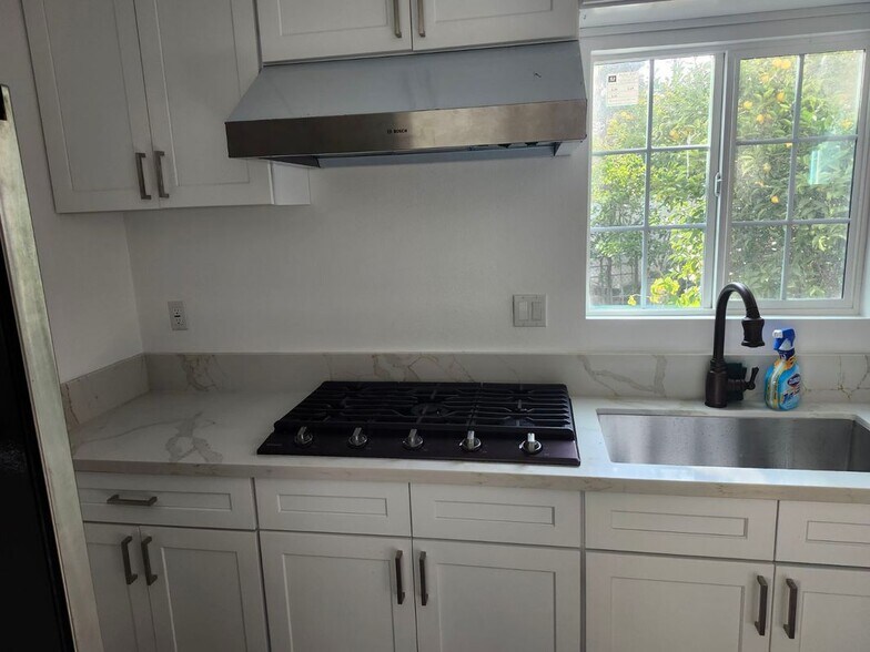 Building Photo - 6939 Wilbur Ave