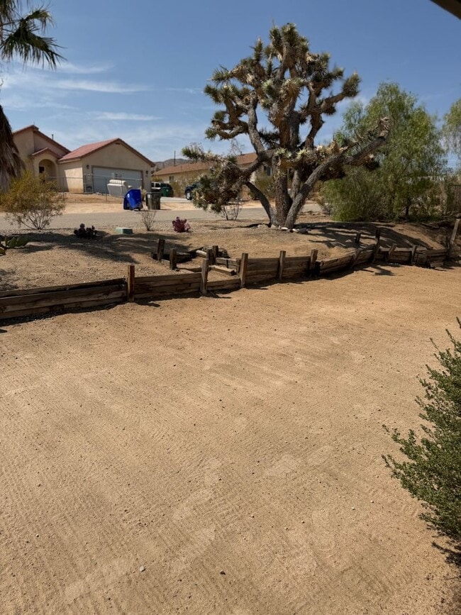 Building Photo - 61814 Valley View Cir