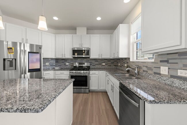 Building Photo - 4415 Monroe Ct