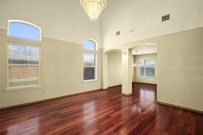 Building Photo - 1825 Golden Sunrise Ln
