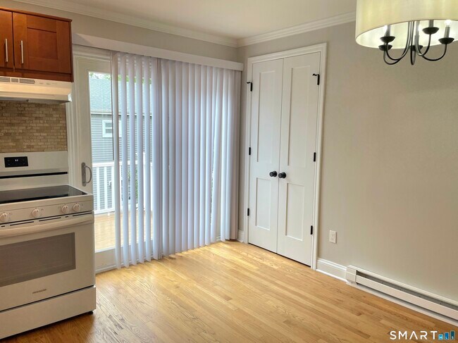 Building Photo - 9 Windell Pl