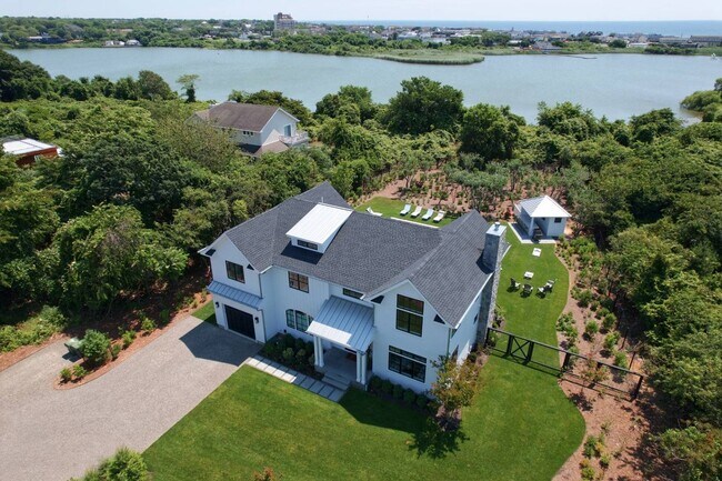 Building Photo - 12 S Elroy Dr