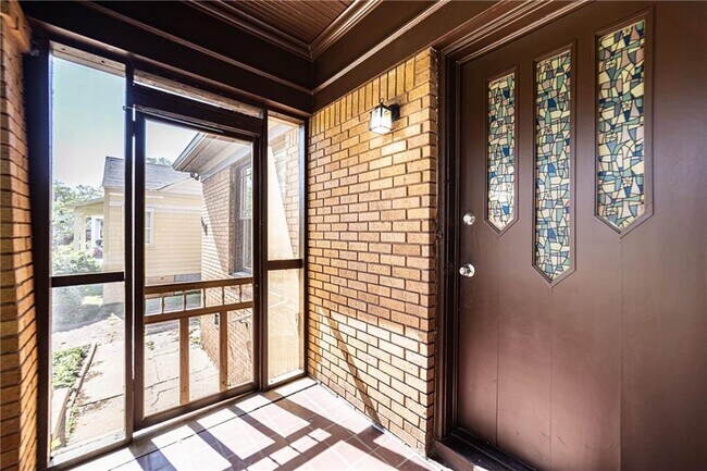 Building Photo - 1029 Katherwood Dr SW