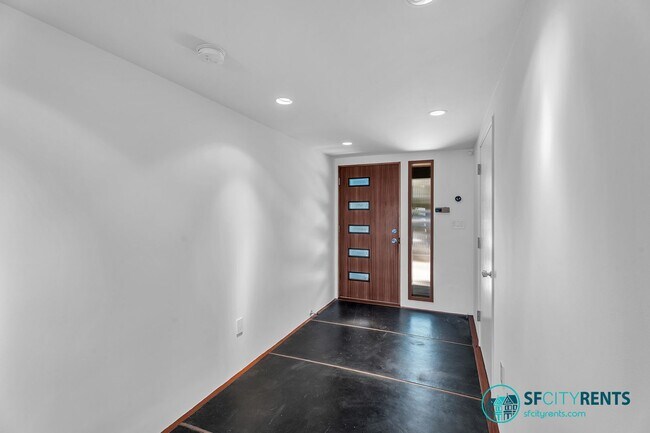 Building Photo - Bernal Heights: Remodeled Single Family Home w/ Views, Hot Tub & Solar Panels
