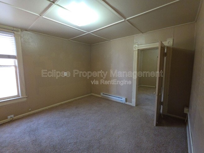 Building Photo - 721 3rd St