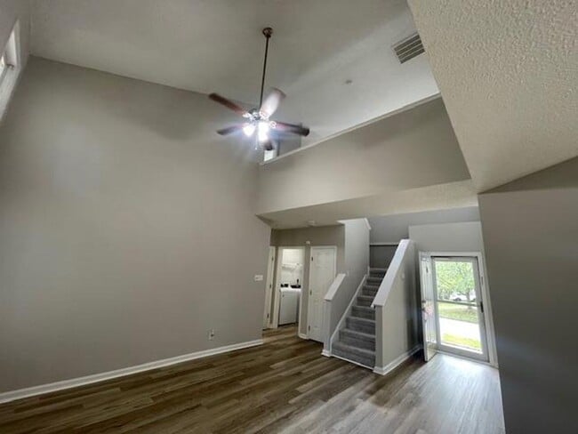 Building Photo - 210 Silk Hope Dr