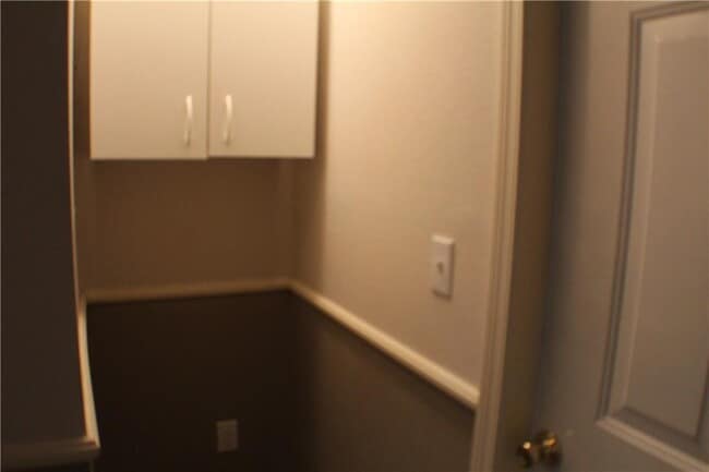 Building Photo - 69 Sherlock Dr