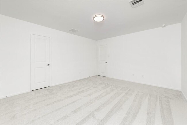 Building Photo - 1626 Red Oak Dr