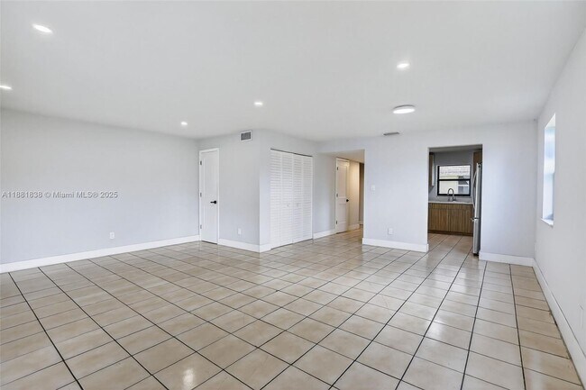 Building Photo - 1721 SW 40th Terrace