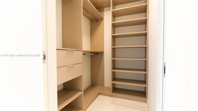 Building Photo - 300 Biscayne Blvd Way