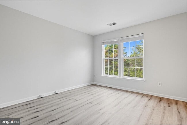 Building Photo - 43742 Tolamac Dr