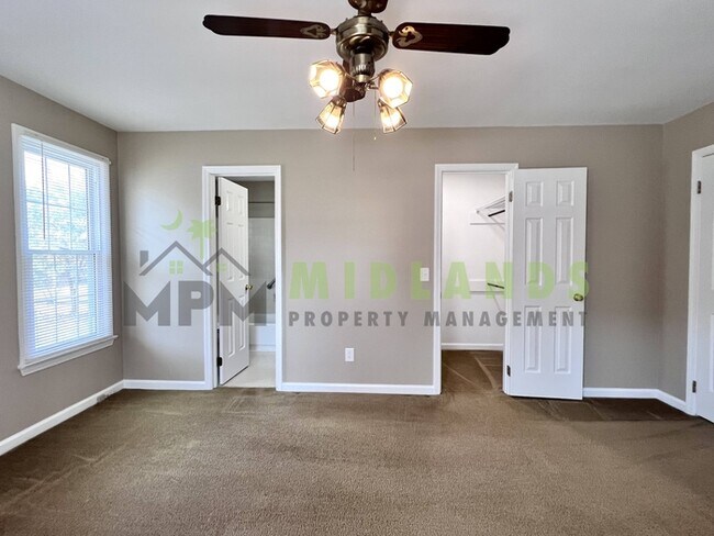 Building Photo - 113 Lake Shire Dr