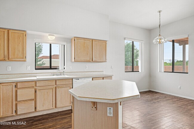 Building Photo - 1342 W Hopbush Way