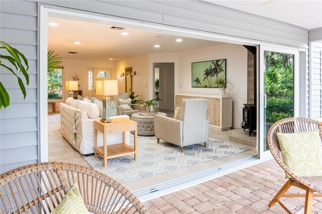 Building Photo - Golden Gate Estates Single Family home on ...