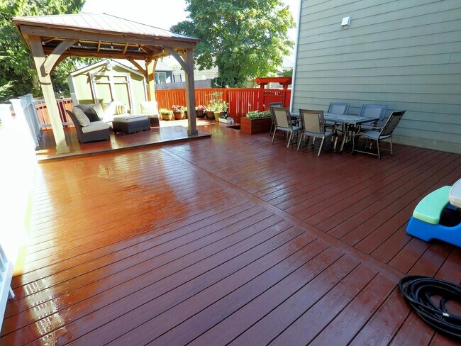 Deck and Gazebo - 9422 S 235th Plz
