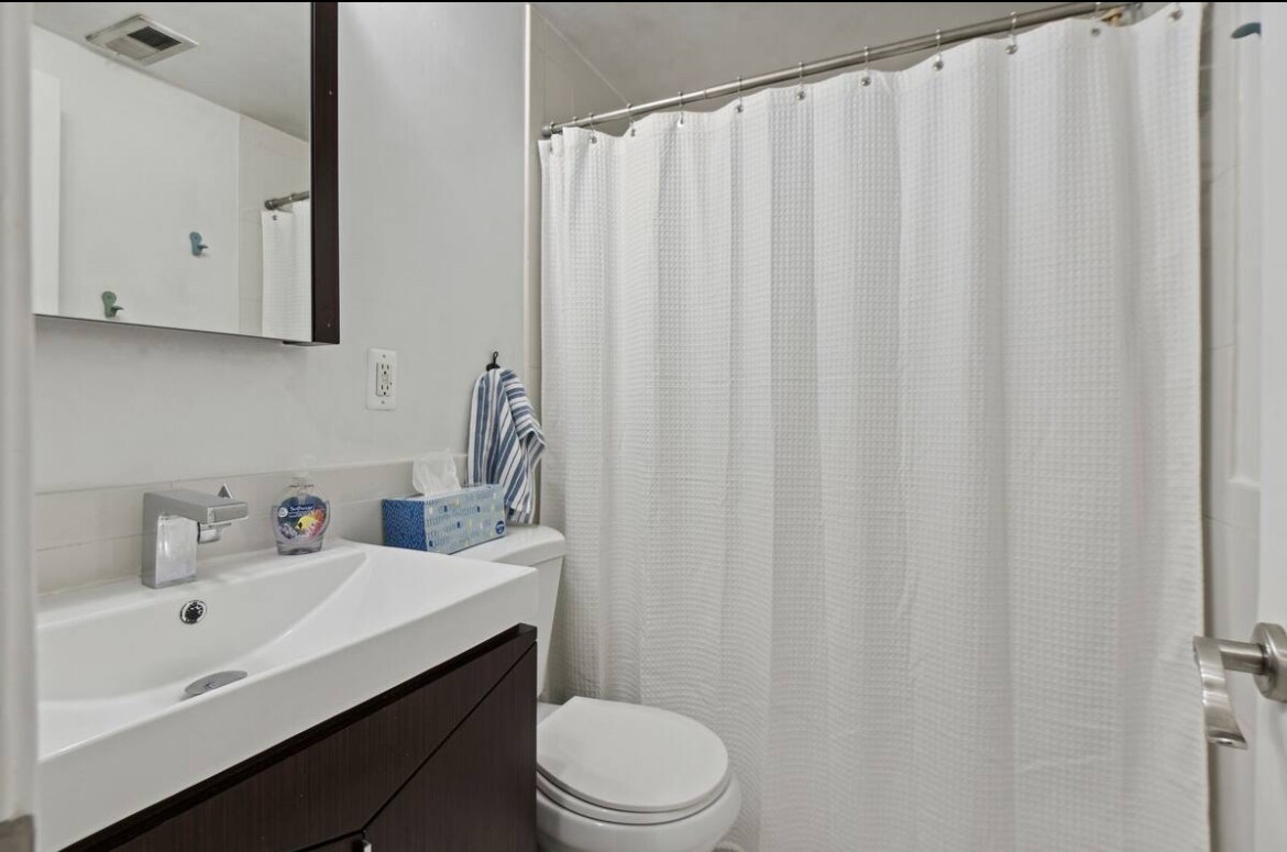 Building Photo - 441 12th St NE