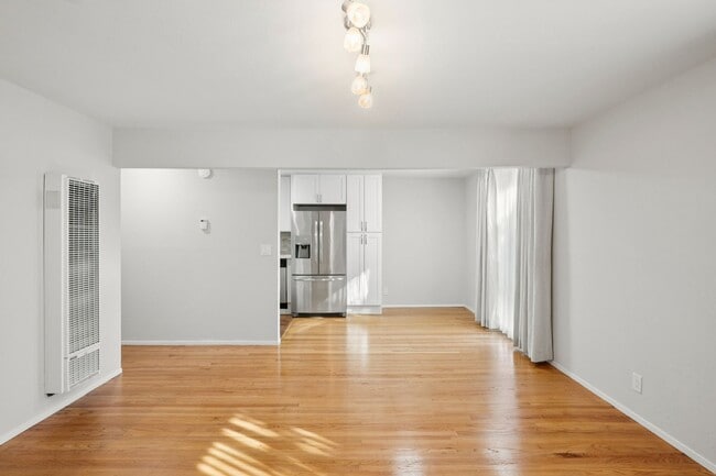 Building Photo - 2727 McGee Ave