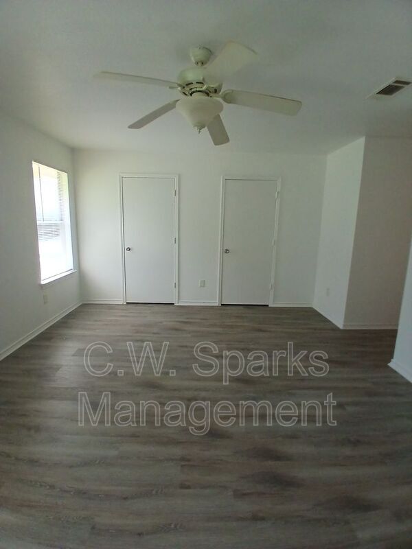 Building Photo - 13655 Biggs St