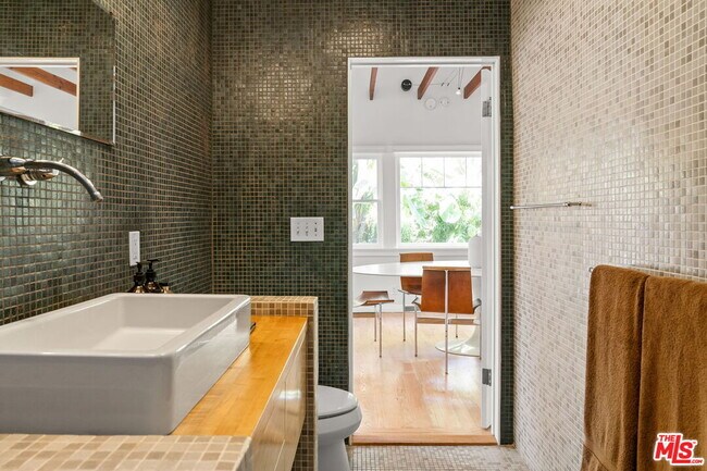 Building Photo - 1510 Electric Ave