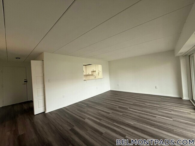 Building Photo - 53 Hill Rd