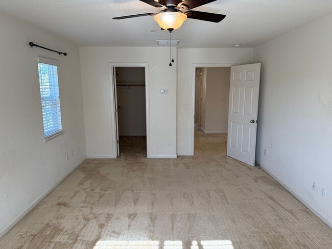 Building Photo - MODERN NEWER 3 BEDROOM 2 STORY FAIRFIELD *...