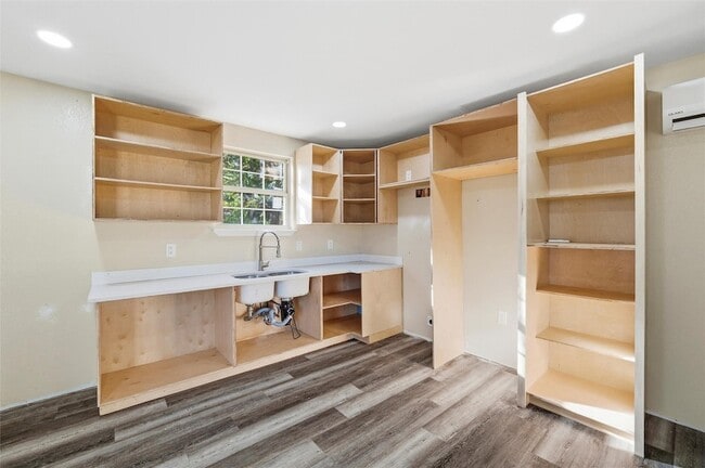 Building Photo - 2734 Fordham Rd