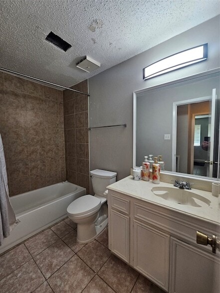 Building Photo - 16715 Rockbend