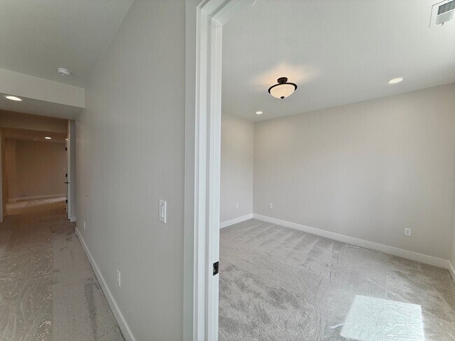 Building Photo - 2179 N Paradise Flt Ln