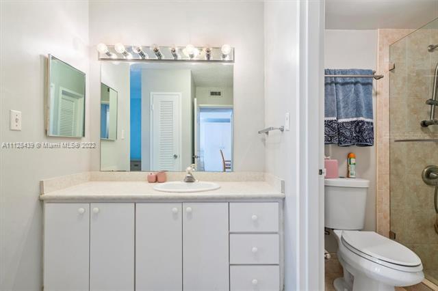 Building Photo - 9225 Collins Ave