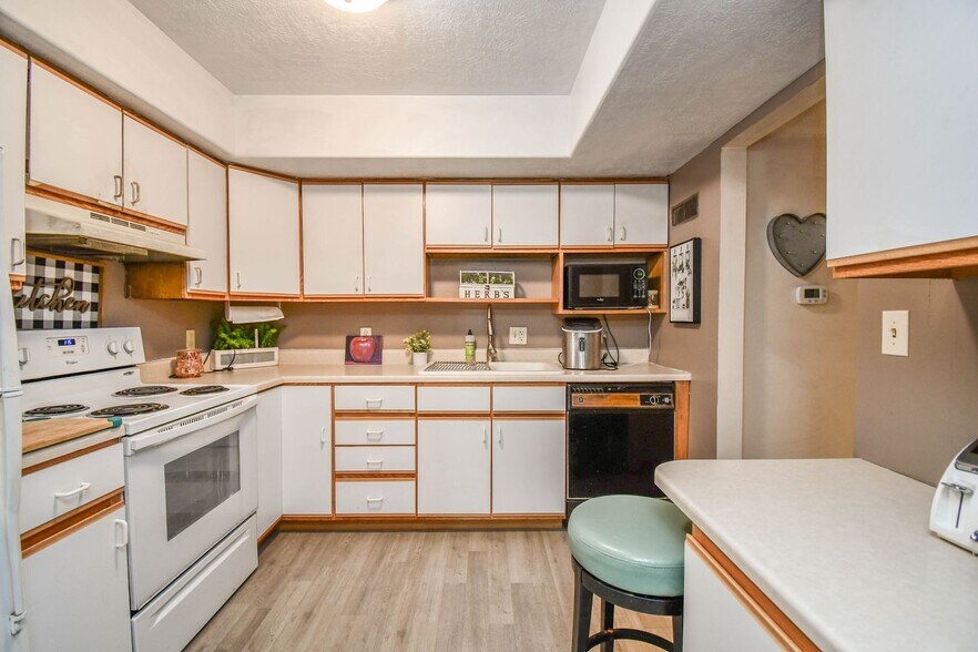 Building Photo - 2904 W 33rd St