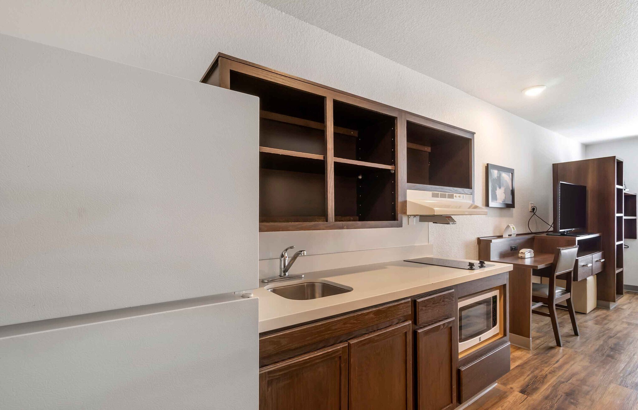 Building Photo - Furnished Studio-Clearwater