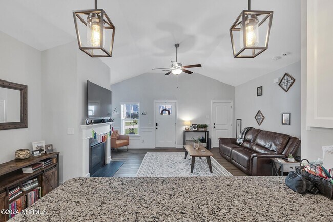 Building Photo - 216 Pastoral Ct