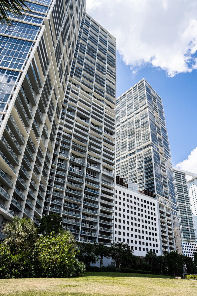 Building Photo - 465 Brickell Ave