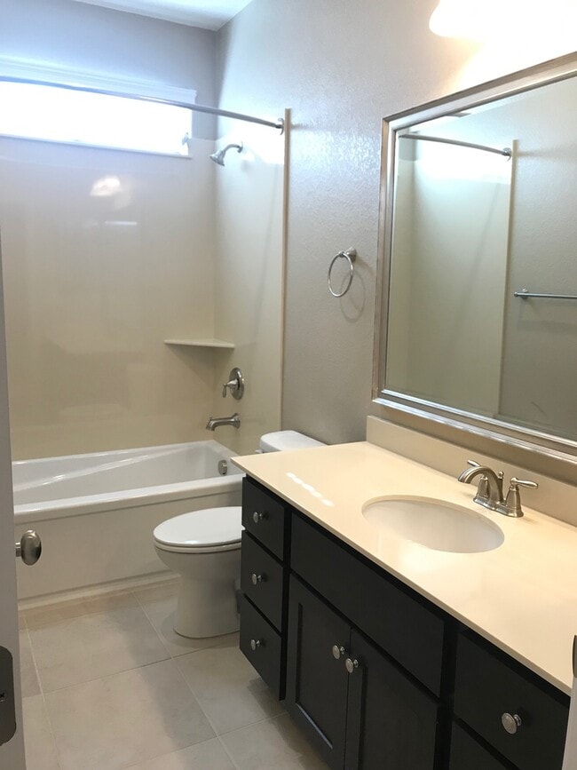 Building Photo - 1627 Marsh Ct